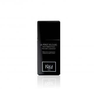 1944 Paris ZMATŇUJÍCÍ KRYCÍ MAKE-UP 30ml, Odstín JEMNĚ BÉŽOVÁ