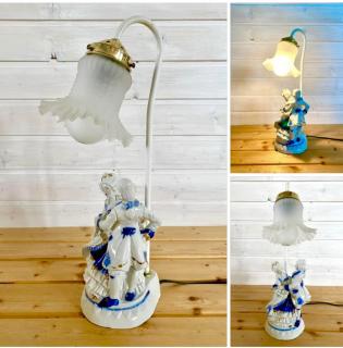 Stará porcelánová stolní lampa