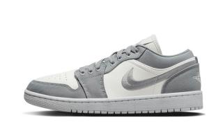 Jordan 1 Low SE Light Steel Grey (W) Velikost: 37.5