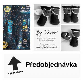 Barefoot Ťapkycapky - MERINO - VZOR ROBOTI/ČERNÁ - EXTRA ZIMNÍ MERINO-PŘÍRODNÍ BERÁNEK -NEPROMOKAVÉ - SOFTSHELL střední capáčky prošité přírodním beránkem 2cm - 13cm - 14cm - 15cm - 16cm - 17cm (Zapínací, nadkotníkové)