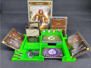 Gloomhaven: Lví chřtán: hráčská deska (černá)  (Gloomhaven: Jaws of the Lion Insert)