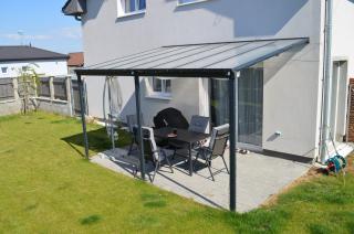 Lanitplast hliníková pergola WALL 43 Varianta: hliníková pergola LANITPLAST WALL 43 antracit + čirý PC LG2123