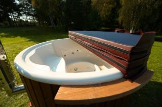 HOT TUB 180 sklolaminát - vestavěná kamna (THERMOWOOD)