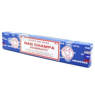 Nag Champa | Vonné tyčinky Satya s květinovou vůní | 15 Kusů (Originální a nejprodávanější na světě indické vonné tyčinky se sladce květinovou vůní Nag Champa. Nechte se unášet jejich jemným povznášejícím aroma , a dopřejte si chvilku zaslouženého)