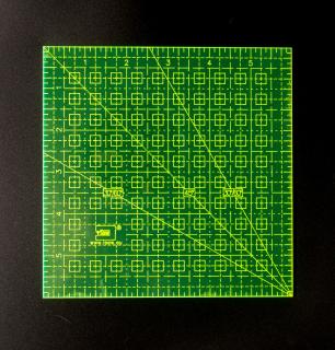 Patchworkové pravítko - 6x6 palců - fluo