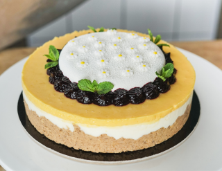 CITRONOVÝ "LEMON CURD" CHEESECAKE catering