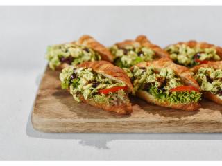 CROISSAINT S MOZZARELLOU se špenátovým pestem #VEGE