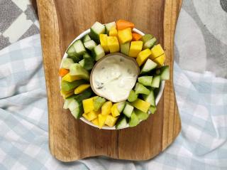 Zeleninové crudites s pažitkovým creme fraiche #vege #bezlepek catering
