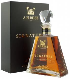 A.H.Riise Signature 43,9% 0,7 l (kazeta)