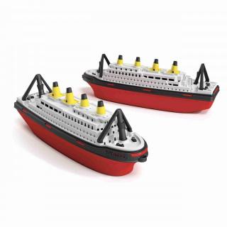 Velký parník Titanic - loď do vody