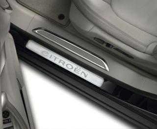 Sada čtyř ozdobných chráničů prahů – originál Citroen (9400JN)