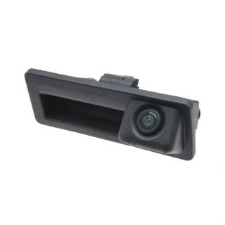OEM PARKOVACÍ KAMERA AUDI / VW BC VW-03 (OEM barevná parkovací kamera instalovaná do madla otevírání 5-tých dveří.)