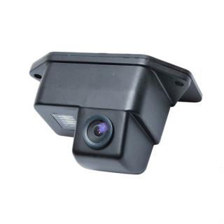 OEM PARKOVACÍ KAMERA MITSUBSHI LANCER BC MIT-05 (OEM barevná parkovací kamera pro instalaci do lampy pro osvětlení zadní registrační značky. Součástí kamery je LED světlo nahrazující původní osvětlení.)