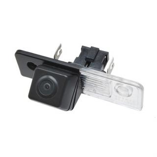 OEM PARKOVACÍ KAMERA ŠKODA OCTAVIA II-1 BC SKO-02 (OEM barevná parkovací kamera pro instalaci do lampy pro osvětlení zadní registrační značky. Součástí kamery je místo pro umístění patice se žárovkou z původního světla pro registrační značku.)