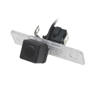 OEM PARKOVACÍ KAMERA ŠKODA OCTAVIA II-2 BC SKO-03 (OEM barevná parkovací kamera pro instalaci do lampy pro osvětlení zadní registrační značky. Součástí kamery jsou kontakty pro umístění originální žárovky a konektor pro připojení přívodních vodičů pro)