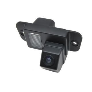 OEM PARKOVACÍ KAMERA SSANGYONG ACTYON, BC SSG-69 (OEM barevná parkovací kamera pro instalaci do světla pro osvětlení zadní registrační značky pro vozidla SSANGYONG Actyon. Součástí kamery je místo pro umístění patice se žárovkou z původního světla.)