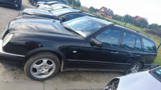 Plastové lemy blatníku Mercedes Benz E W210 1995-2003