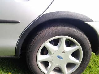 Plastové zadní lemy blatníku Ford Mondeo 1996-2000 hatchback, sedan