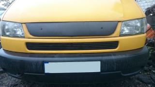 Zimní clona masky chladiče VW Transporter T4, Caravele - zkosená světla