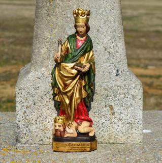 Soška Sv. Kateřina - 37 cm (Socha - Patronka učenců, studentů, žáků, pedagogů, filozofů, knihovníků, archivářů, tiskařů i dalších profesí.)