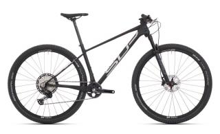 Horské kolo Superior Team 29 Elite / Matte Carbon/Chrome/Team Red / 29 Modelový rok: 2023, Velikost kola: L