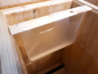 Kapsa pro krmítko 1R 39x24 obsah 3L - Pokorný│Kapsa krmítka je vyrobena ze speciálního pevného a zdrsněného polyetylénu