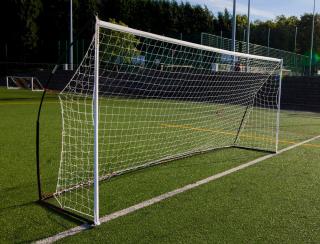 Fotbalová branka Kickster Elite 5x2 m (Fotbalová branka s integrovanou zátěží)