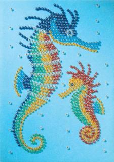 Flitrový obrázek se špendlíky a korálky - Mořský koník - 12x17 cm