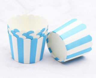 Košíčky na muffiny s pevným okrajem - modré pruhované 12 ks