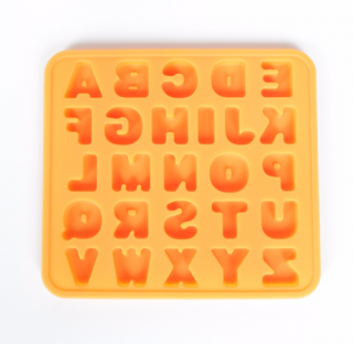 Silikonová forma - čtvereček s písmenky
