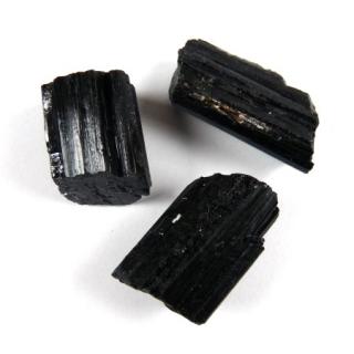 Černý turmalín přírodní - malý 15 až 20 g (1 ks)