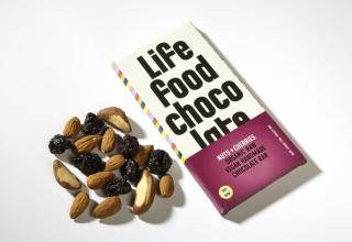 Čokoláda Lifefood ořechy a třešně BIO 70g