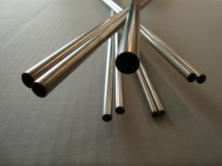 Nerezová tenkostěnná trubka &amp;#216;2mm x 0,25mm
