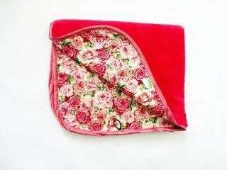 MeeMee Oboustranná deka z limitované kolekce Růže - malinová