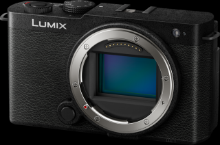 Panasonic Lumix DC-S9 (tělo)