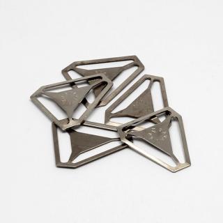 Šlový trojúhelník š.24mm (v.24) Fe stříbrný (cena / kus)