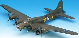 Academy -  Boeing B-17F Flying Fortress, USAAF,  Memphis Belle , Model Kit letadlo 12495, 1/72
