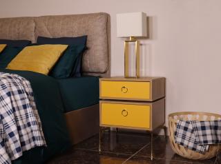 Noční stolek CARTER dub žlutý