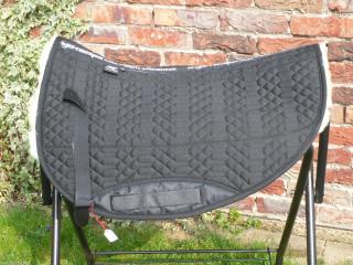 Vykrojená westernová deka Barva: Černá, Velikost: M (zádová délka 60 cm)