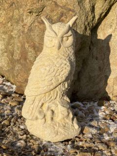 zahradní sochy zvířat, velká sova z pískovce, výška 38 cm, 10 kg