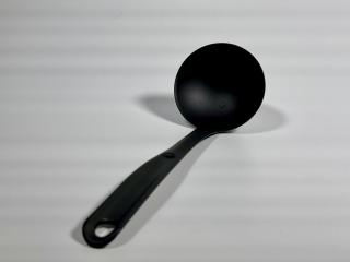 Naběračka PBT kulatá - 27/8cm