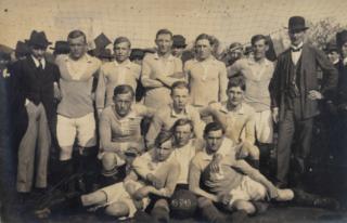 Dobová fotografie Fotbalová jedenáctka 1919