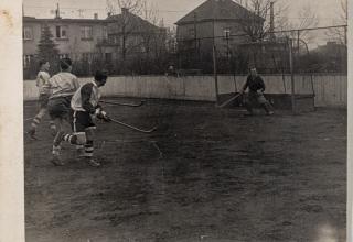 Dobová fotografie pozemní hokej, Slavia v. Stadion, 1958