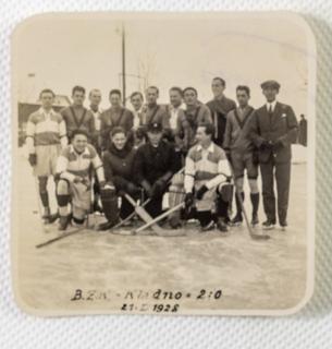 Dobová fotografie týmů B.Z.K v. Kladno, 1928