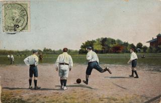 Dobová pohlednice footbalovy zápas, 1907