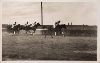 Dobová pohlednice, Velká pardubická, 1936