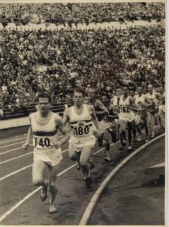 Fotografie  , Emil Zátopek při závodu
