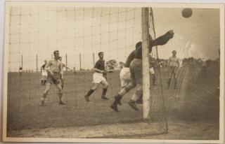 Fotopohlednice, fotbal, akce před brankou