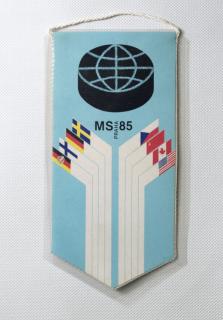 Klubová vlajka MS 1985 hokej Praha