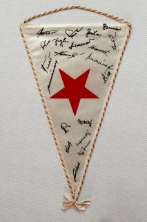Vlajka klubová SLAVIA PRAHA Kopaná 1893 - podpisy